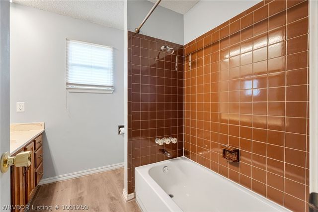 909 N 8th Street, Van Buren, AR 72956