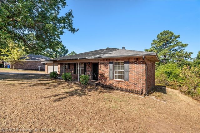 909 N 8th Street, Van Buren, AR 72956