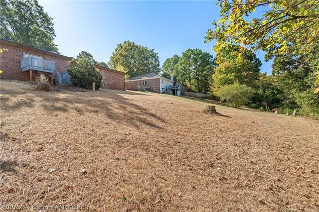 909 N 8th Street, Van Buren, AR 72956