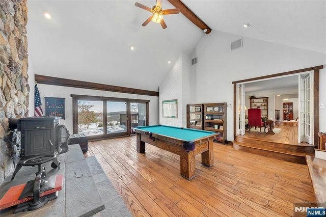 12 Laurel Hill Road, Rockaway Township, NJ 07435