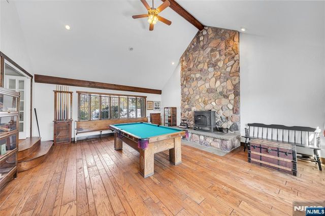 12 Laurel Hill Road, Rockaway Township, NJ 07435