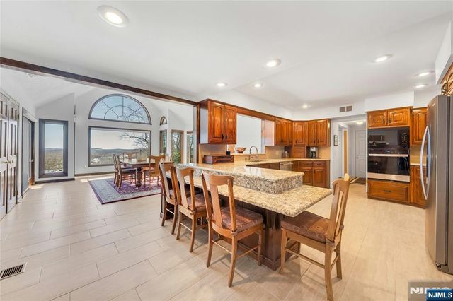 12 Laurel Hill Road, Rockaway Township, NJ 07435