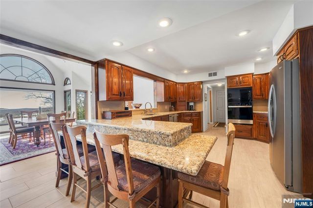 12 Laurel Hill Road, Rockaway Township, NJ 07435