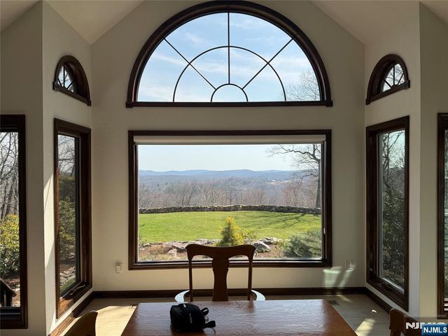 12 Laurel Hill Road, Rockaway Township, NJ 07435