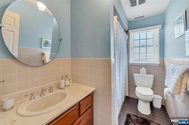 12 Laurel Hill Road, Rockaway Township, NJ 07435