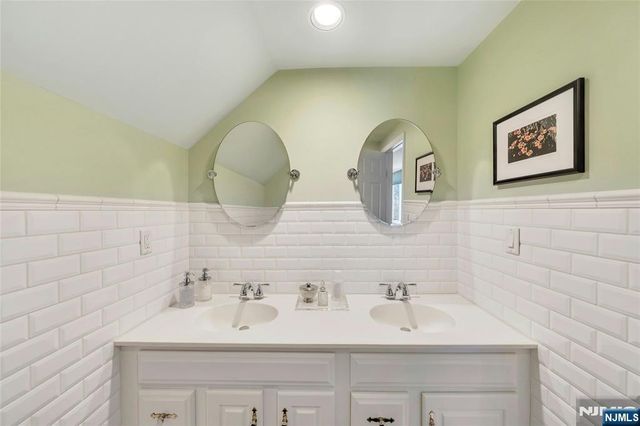 12 Laurel Hill Road, Rockaway Township, NJ 07435