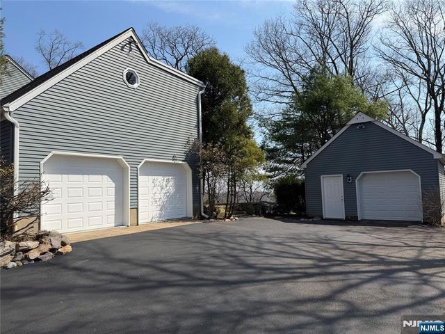 12 Laurel Hill Road, Rockaway Township, NJ 07435