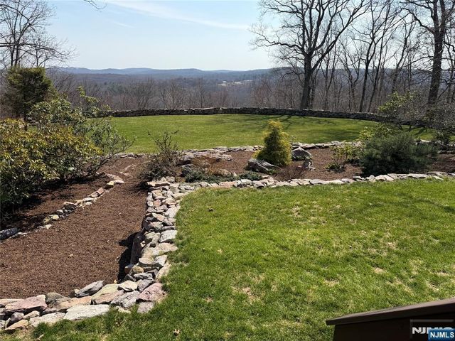 12 Laurel Hill Road, Rockaway Township, NJ 07435