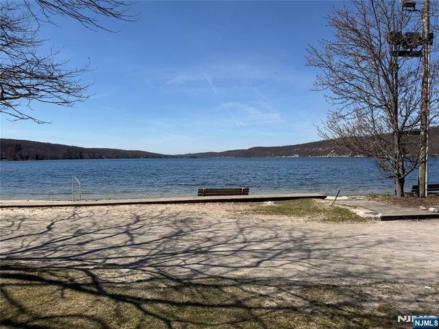 12 Laurel Hill Road, Rockaway Township, NJ 07435