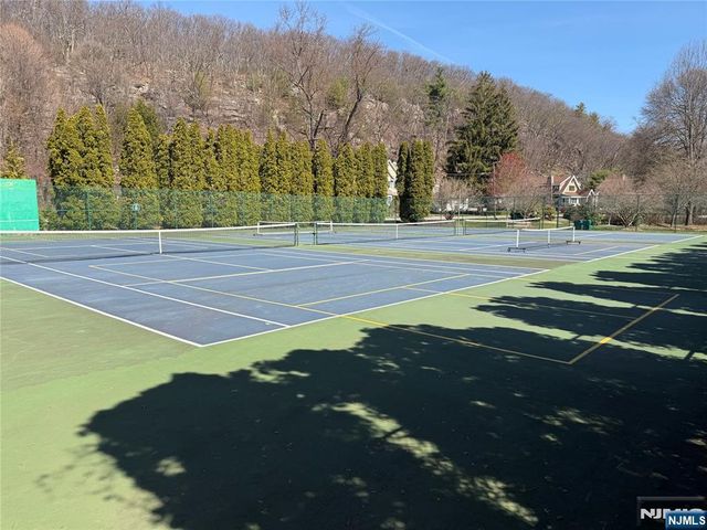 12 Laurel Hill Road, Rockaway Township, NJ 07435