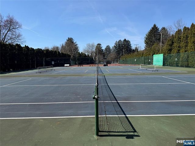 12 Laurel Hill Road, Rockaway Township, NJ 07435