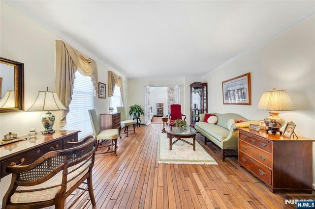 12 Laurel Hill Road, Rockaway Township, NJ 07435