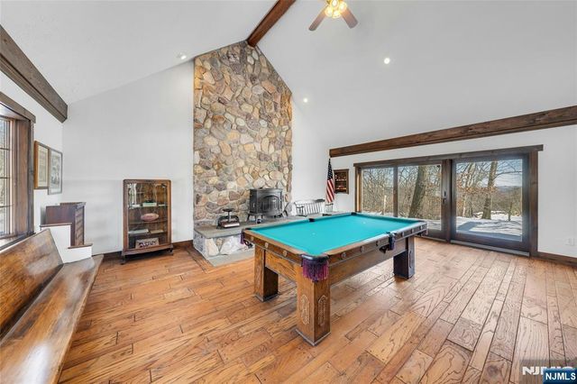 12 Laurel Hill Road, Rockaway Township, NJ 07435