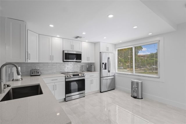 4301 Martinique Circle M2, Coconut Creek, FL 33066