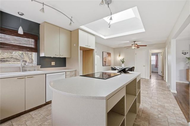 7630 Pawnee Street, Prairie Village, KS 66208