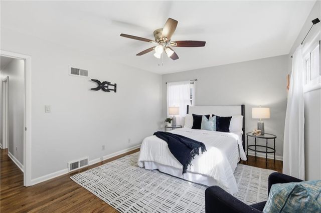 7630 Pawnee Street, Prairie Village, KS 66208