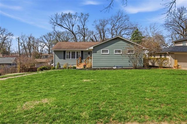 7630 Pawnee Street, Prairie Village, KS 66208