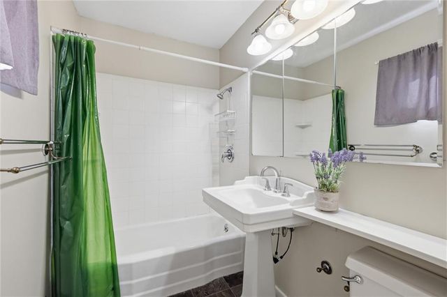 7630 Pawnee Street, Prairie Village, KS 66208