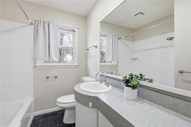 7630 Pawnee Street, Prairie Village, KS 66208