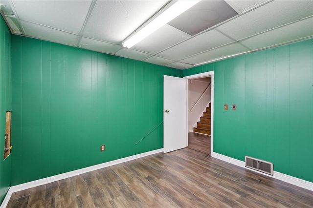 7630 Pawnee Street, Prairie Village, KS 66208