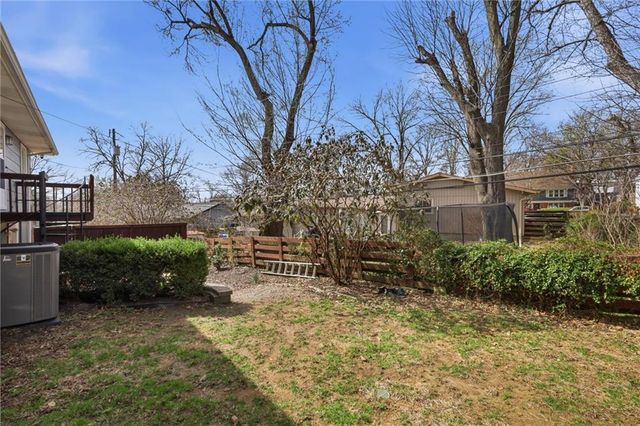 7630 Pawnee Street, Prairie Village, KS 66208