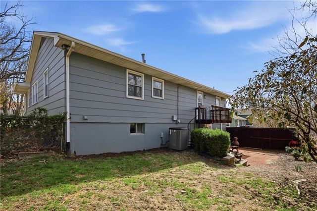 7630 Pawnee Street, Prairie Village, KS 66208