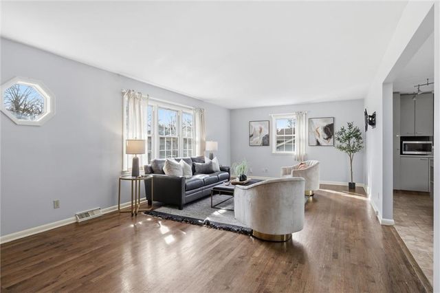 7630 Pawnee Street, Prairie Village, KS 66208