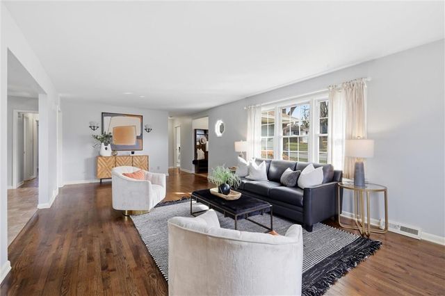 7630 Pawnee Street, Prairie Village, KS 66208