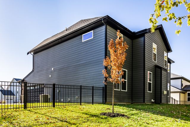 11824 Sage Creek Bend, Fishers, IN 46040