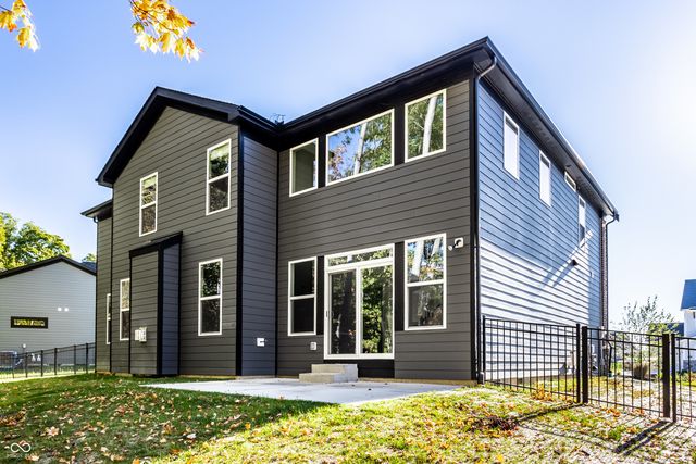 11824 Sage Creek Bend, Fishers, IN 46040