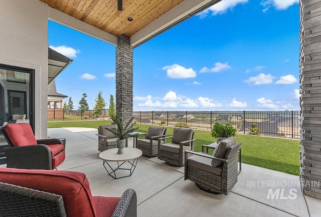 8166 W Inspirado Dr, Meridian, ID 83646 photo 2
