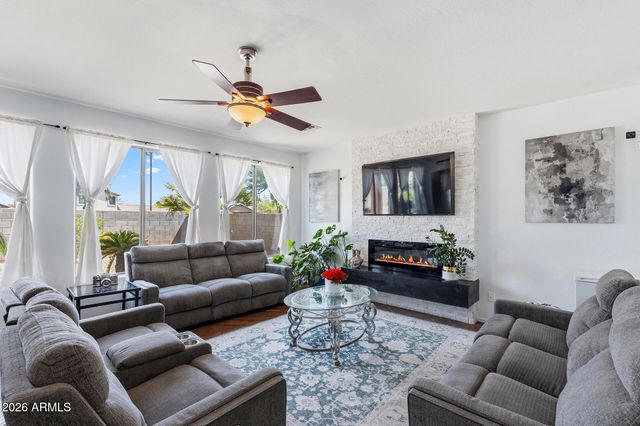 43266 W LINDGREN Drive, Maricopa, AZ 85138