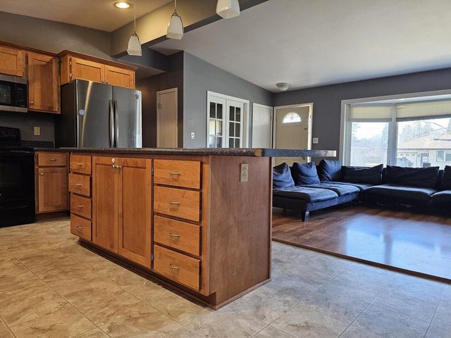 7710 N Edgeworth DRIVE, Milwaukee, WI 53223