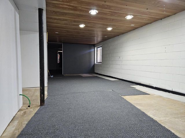 7710 N Edgeworth DRIVE, Milwaukee, WI 53223