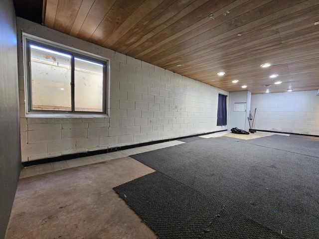 7710 N Edgeworth DRIVE, Milwaukee, WI 53223