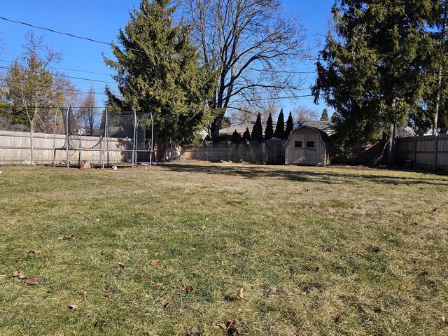 7710 N Edgeworth DRIVE, Milwaukee, WI 53223