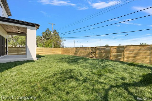 1228 W Windemere Avenue, Royal Oak, MI 48073