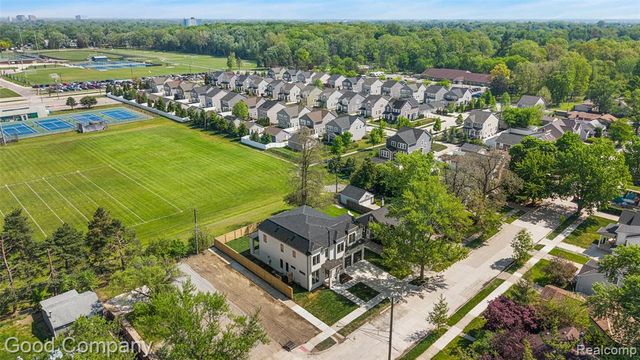 1228 W Windemere Avenue, Royal Oak, MI 48073