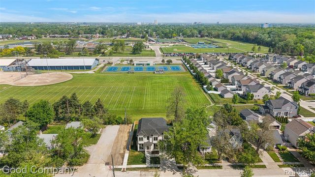 1228 W Windemere Avenue, Royal Oak, MI 48073