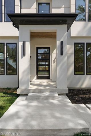 1228 W Windemere Avenue, Royal Oak, MI 48073