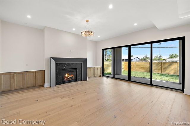 1228 W Windemere Avenue, Royal Oak, MI 48073