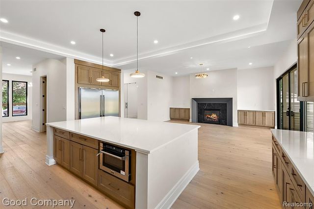 1228 W Windemere Avenue, Royal Oak, MI 48073