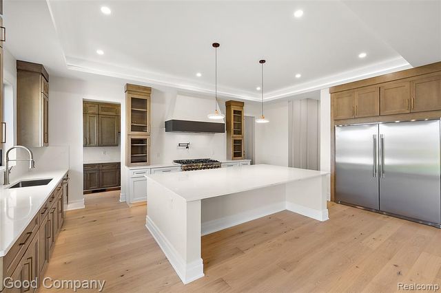 1228 W Windemere Avenue, Royal Oak, MI 48073