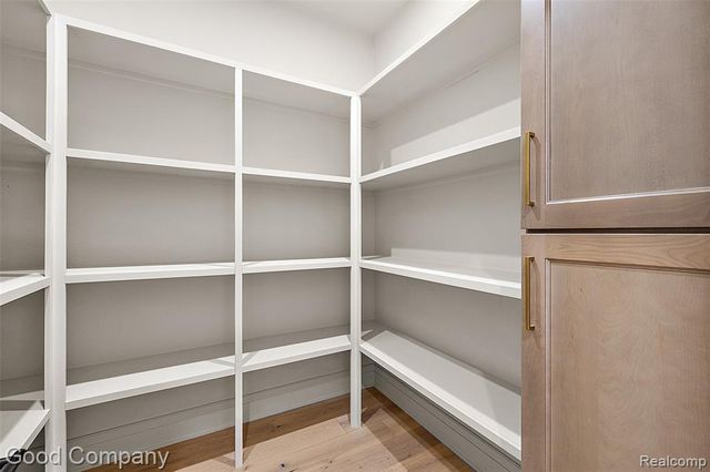 1228 W Windemere Avenue, Royal Oak, MI 48073