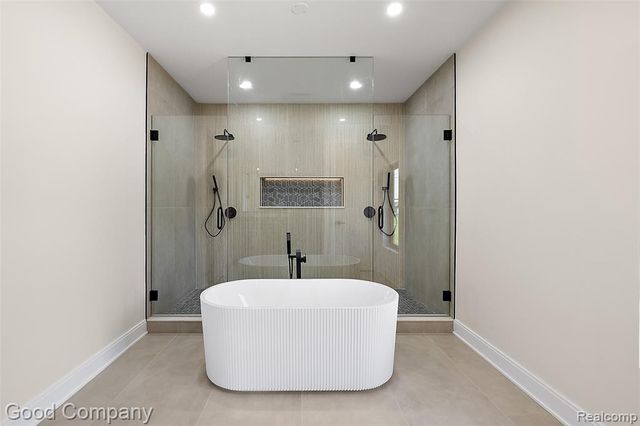 1228 W Windemere Avenue, Royal Oak, MI 48073