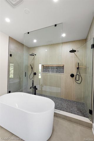 1228 W Windemere Avenue, Royal Oak, MI 48073