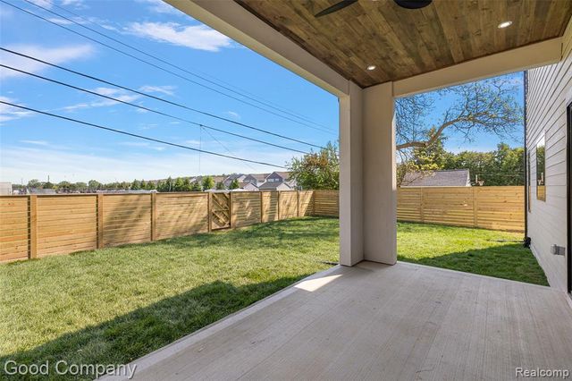 1228 W Windemere Avenue, Royal Oak, MI 48073