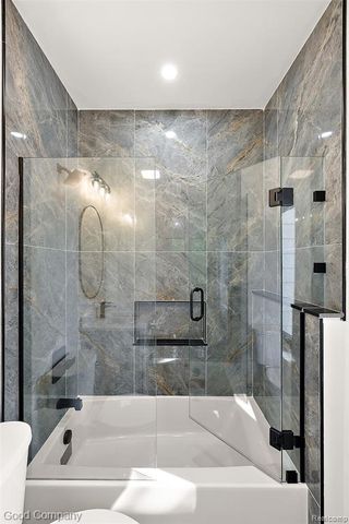 1228 W Windemere Avenue, Royal Oak, MI 48073