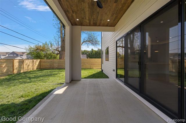 1228 W Windemere Avenue, Royal Oak, MI 48073