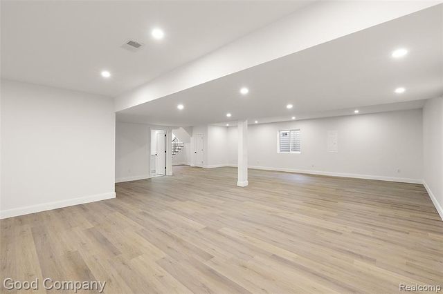 1228 W Windemere Avenue, Royal Oak, MI 48073
